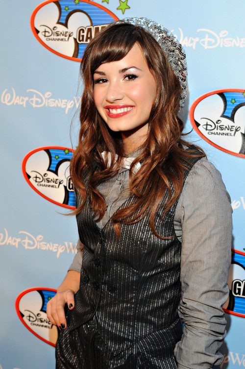 demi-lovato-03_nc[1].jpg